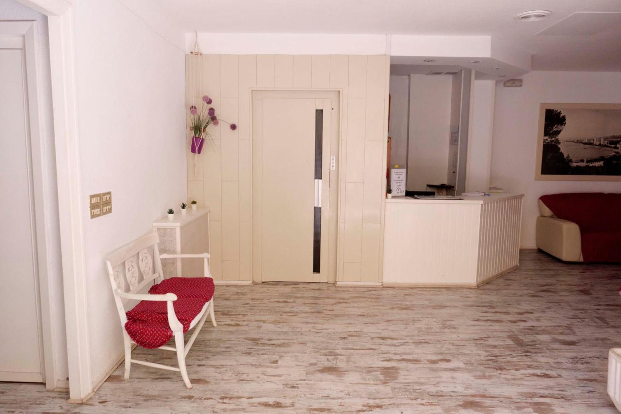 Hostal La Torre Benicàssim Eksteriør billede